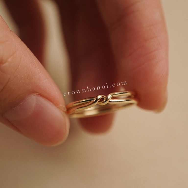 INFINITY LOOP RING