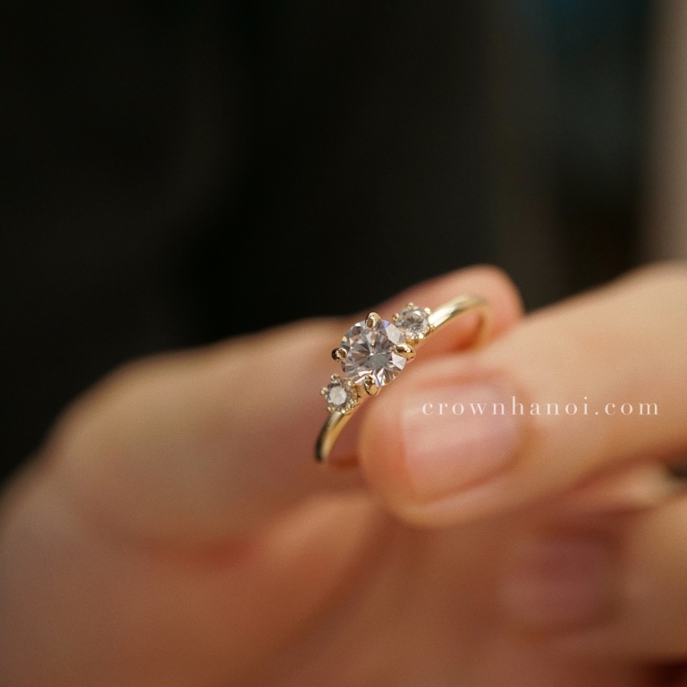 THREESTONE SOLITAIRE RING